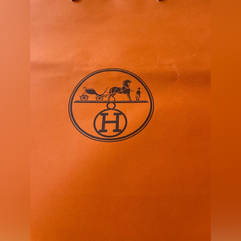 Hermes extra large bag looks good
